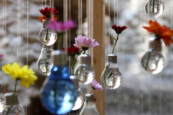 30 beautiful DIY ways to upcycle lightbulbs