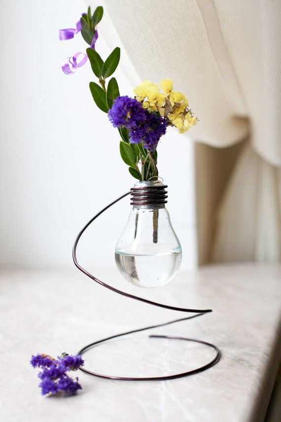 30 beautiful DIY ways to upcycle lightbulbs