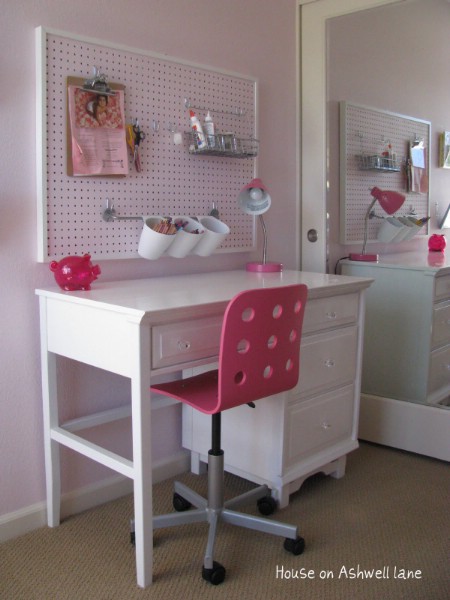 25-DIY-Best-Ways-to-Organize-Kids-Room11.jpg