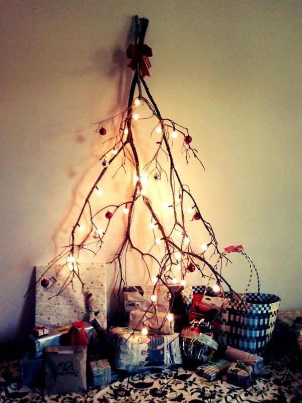 20-Unique-DIY-Christmas-Tree-Ideas-and-Projects-Anyone-Will-Love9.jpg