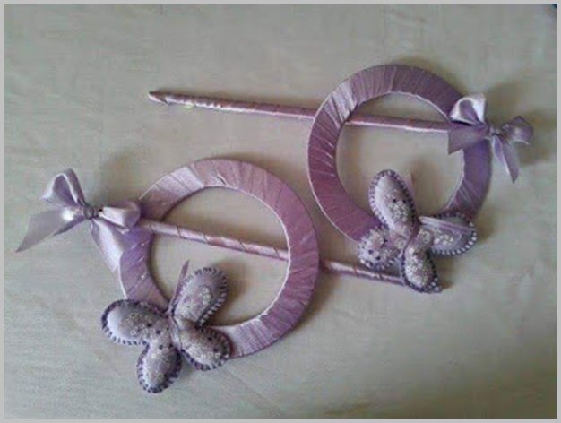 DIY Recycled CD Curtain Knot with Flower Tutorial