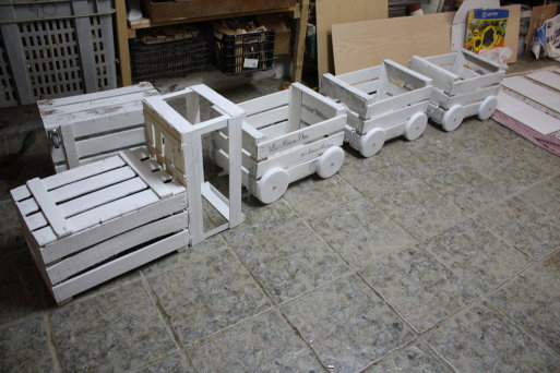 DIY Wood Crate Train Planter Tutorial