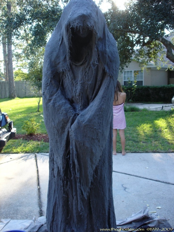 DIY PVC Monster Mud Reaper Ghost Halloween Decor Tutorial